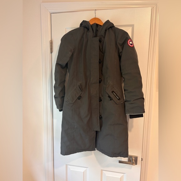 Canada Goose Other - Canada Goose Youth Britannia Parka in dark gray size Large 14-16